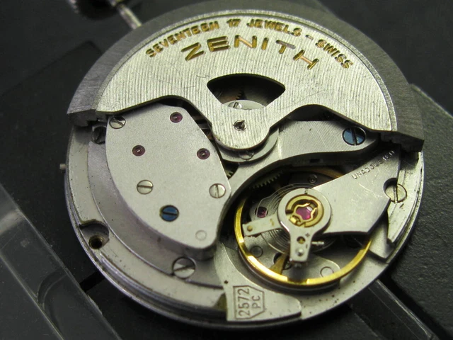Ancien mécanisme montre mécanique ZENITH SWISS CAL 2532 old watch movement