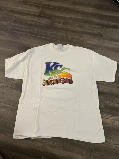 Vintage KC And The Sunshine Band Concert Tee Size Extra Large Graphic Print