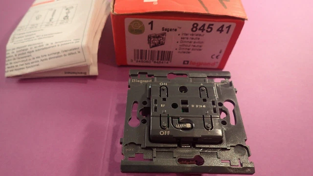 Legrand Sagane Xeliomat In-One Interscénario 84525 et Intervariateur 84521 - Bricolage