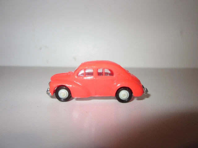 Voiture Micro Norev 1/86 Renault R16 bleue ciel