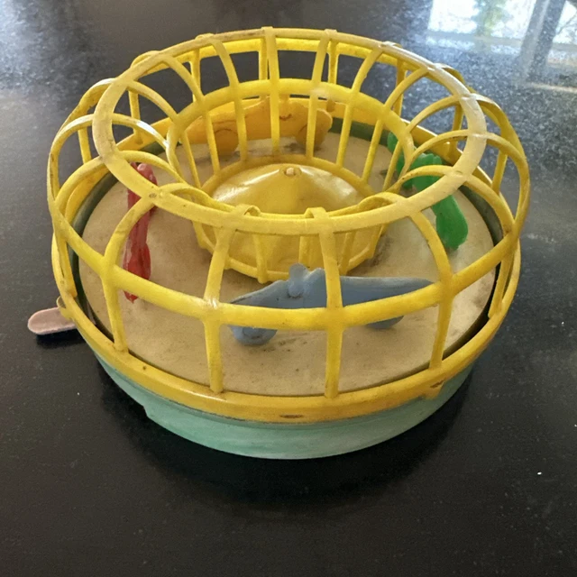 Ancien Circuit De Voiture Meccano Trik Trak Complet Et Dans Sa Boite D Origine 68 5 Cm Sur 28 5 Cm Bel Etat Pour Son Age