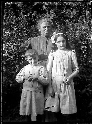 Portrait famille femme enfants - ancien négatif photo plaque verre an. 1910