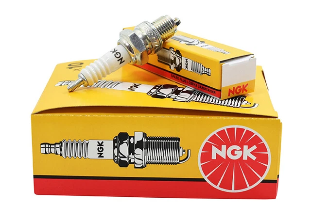 Candela NGK BPR7ES parte superiore filettata per 10 NGKBPR7ES0