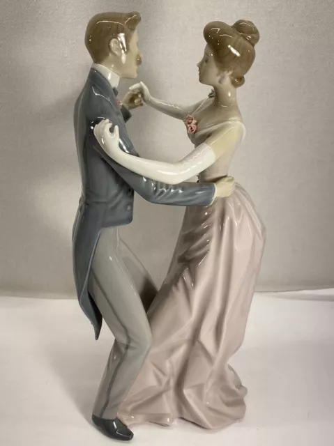 LLADRO Anniversary Waltz dance Figurine #1372 Matte Vintage LLADRO Anniversary Waltz dance Figurine #1372 Matte Vintage
