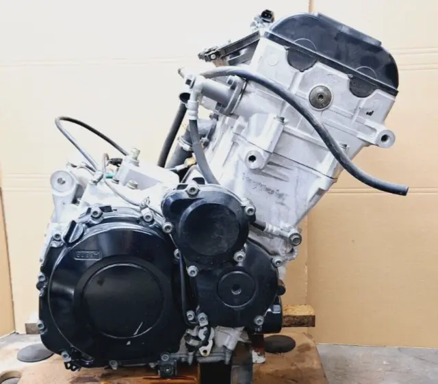 Suzuki GSXR 1000 K1 K2 Motor