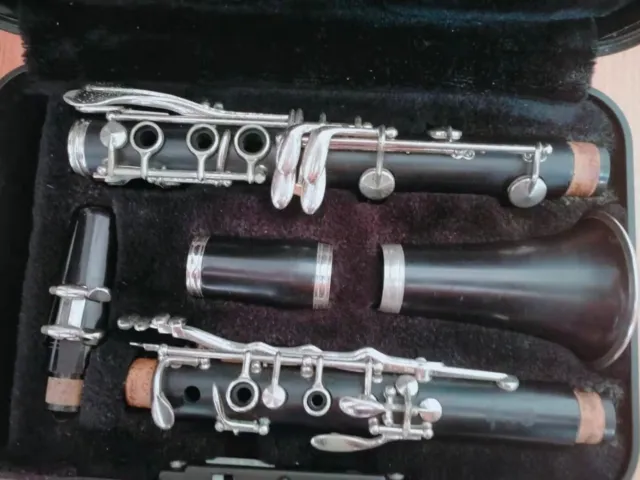 YAMAHA YCL 250 Clarinet Good condition for junior player.