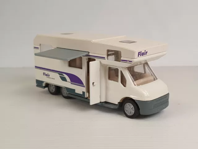 Siku Super 2536 Flair 6700 TA Wohnmobil Campervan Camping mit Markiese