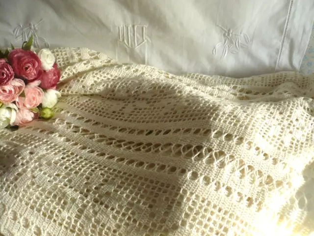 Ancien dessus de lit coton crochet fait main blanc cassé fleur frange 230/180cm