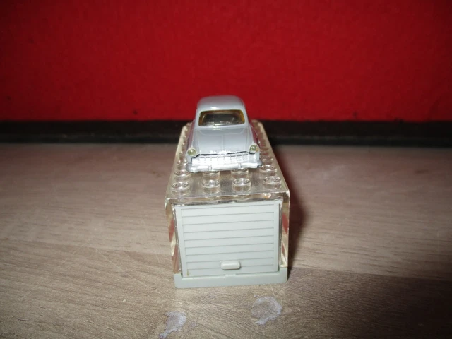 LEGO FORD TAUNUS 17 M grise AVEC SON GARAGE LEGO HO 1/90