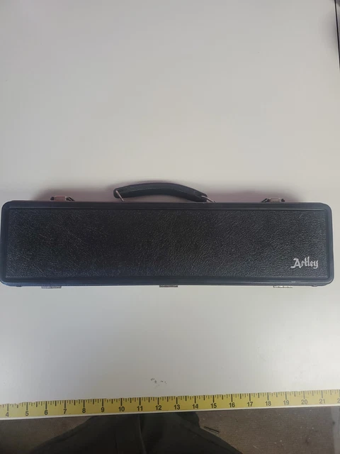 ARTLEY 18-0 FLUTE WITH CASE Flute Is In Great Condition