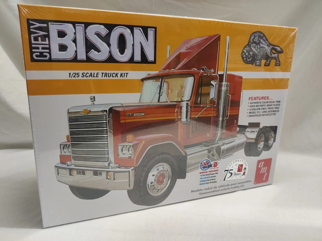 AMT Chevrolet Bison Tracteur conventionnel à l'échelle 1