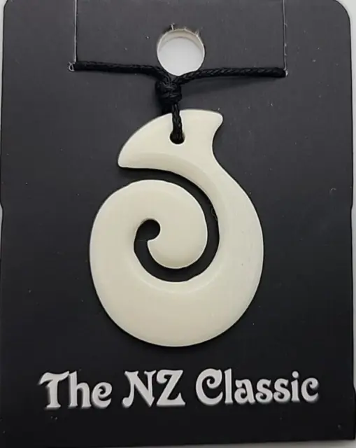 The NZ Classic Maori New Zealand Amulet Hei Matau Fish Hook Necklace Choker NOS