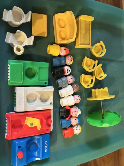Vintage 1973 Fisher Price Little People Play Family Village Accessories #997