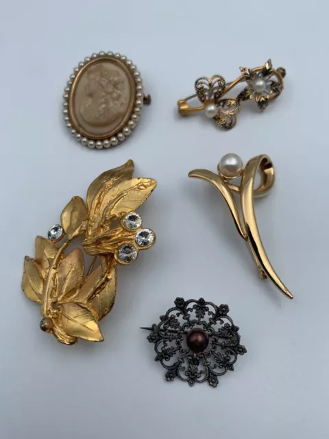 Lot 5 Broches Vintage Metal Dore Oxydes Fausses Perles  W250