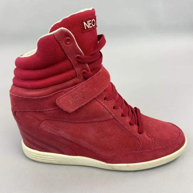 Scarpe da ginnastica Adidas Neo Label rosso pelle scamosciata zeppa nascosta scarpe 42 UK8