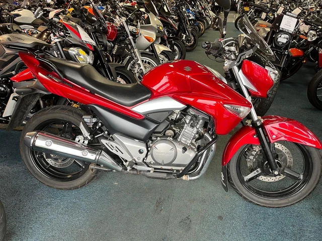 SUZUKI GW 250 Inazuma 2014 2 399.00 PicClick UK