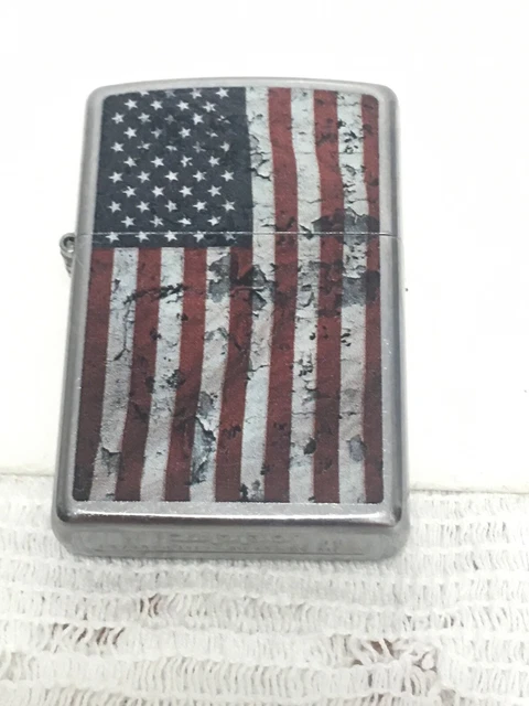 Zippo 2014 "Battered Flag" Lighter T17