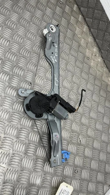 Leve-vitre électrique Avant Droit Pour Renault Modus Phase 1 - Référence 8200748375, Occasion En Bon état