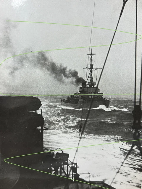 ORIGINAL WK2FOTO KRIEGSMARINE Minensuchboot auf Kriegsmarsch im 1944