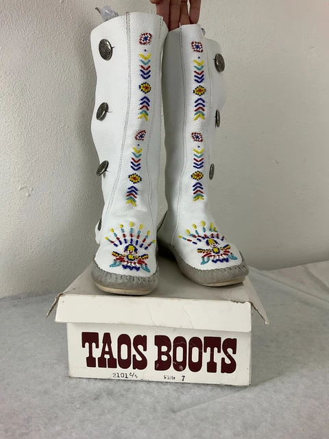 Vintage 1970s Taos White Leather Beaded Knee High Moccasin Boots Sz 7