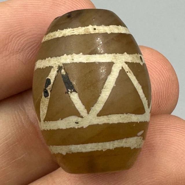 Very old ancient Indo Tibetan agate bead with rare lines