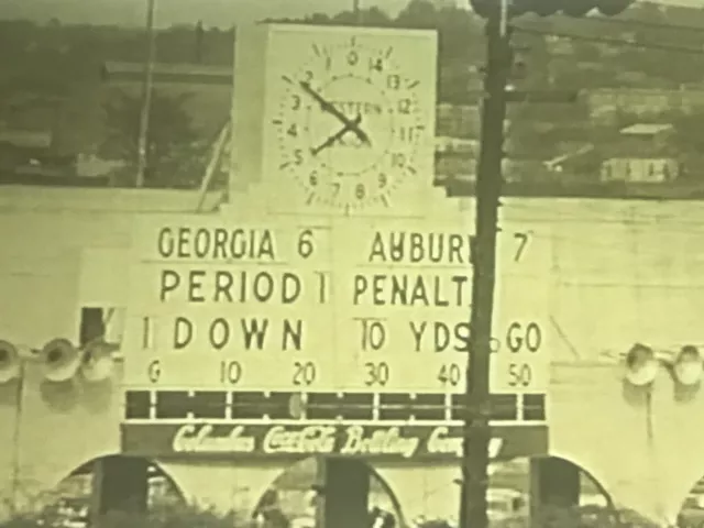 1942 Auburn Tigers (Dark) vs. #1 Georgia Bulldogs (White) Game DVD 30 Minutes