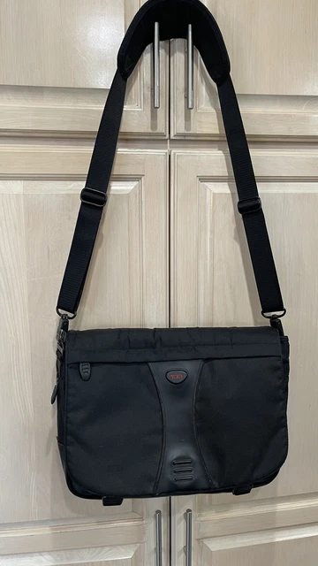 Tumi Men's Black leather Crossbody shoulder Messenger  Laptop bag 17x14