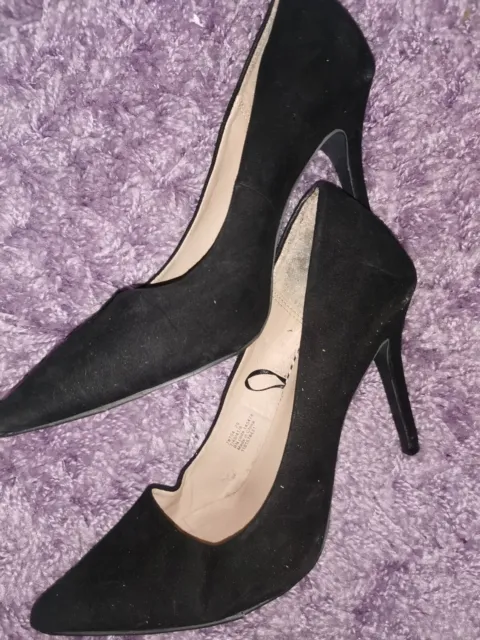 Size 7 Good Condition Black Stiletto Point Toe  High Heels Well-Worn