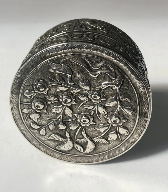 Antique Betel Nut Round Box  Silver   Hallmarked China