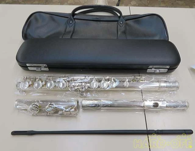 YAMAHA Flute  YFL 211II Model with E-mechanism Hard case and bag included