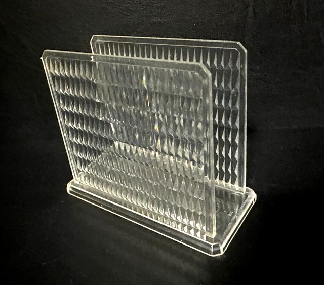 Soporte de servilleta de acrílico de lucita transparente de colección diamantes modernos flecha cuadrada de mediados de siglo