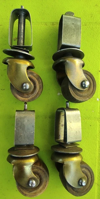 SKIR'CO Lot De 4 Petites Roulettes De Meuble 15 Mm En Caoutchouc SKIR'CO Lot De 4 Petites Roulettes De Meuble 15 Mm En Caoutchouc