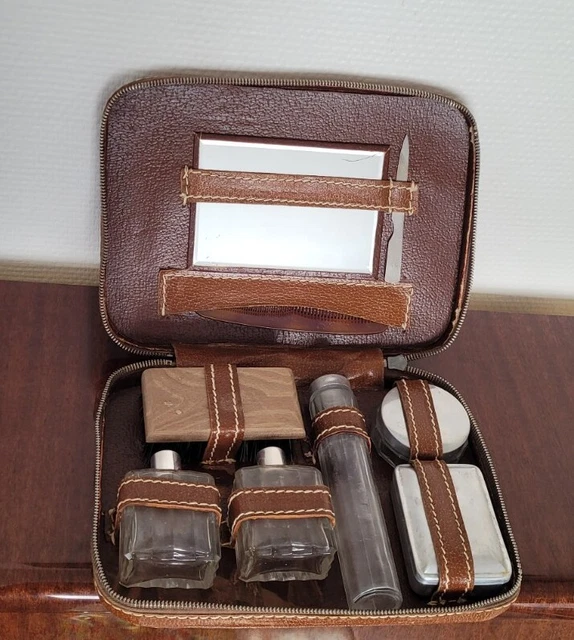 Ensemble Vintage étui Couture Et Manucure En Simili Cuir - Ancien Kit De Voyage