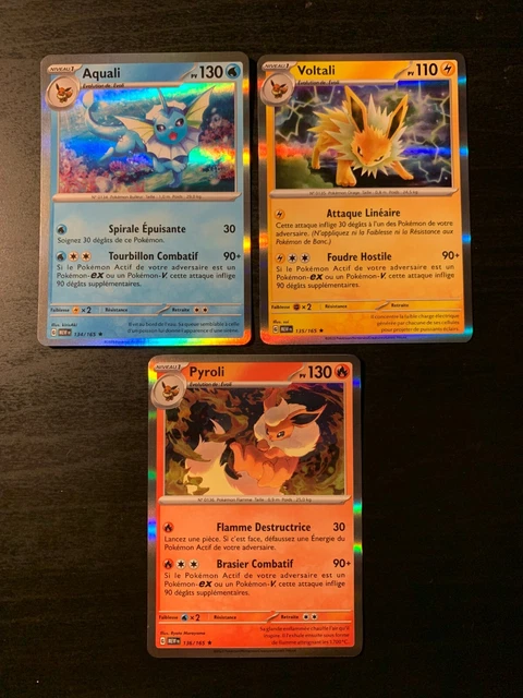 Pokémon Trading Cards - 3 Eevee Development Set | Holographic Cards: Flamara SVP167, Aquana SVP168 & Blitza SVP169 | German | With Heartforcards® Shipping Protection Pokémon Trading Cards - 3 Eevee Development Set | Holographic Cards: Flamara SVP167, Aquana SVP168 & Blitza SVP169 | German | With Heartforcards® Shipping Protection