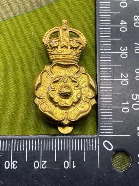WW1 / WW2 Yorkshire Dragoons Original Gilt / Brass Cap Badge