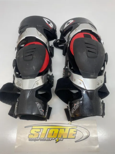 EVS Sports Axis Sport Knee Brace Pair SIZE MEDIUM LEFT RIGHT SET CARBON FIBER