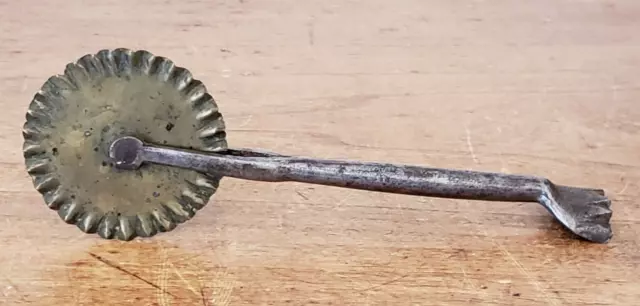 RARE Antique 19th C Hand Forged IRON Brass BIG WHEEL Pie Crimper FOLK ART #5