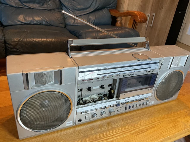 Sharp GF-500H Boombox Radio Double Cassette – à Réviser (mange Les Bandes)