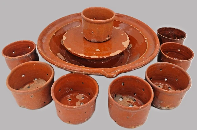 SERVICE À FAISSELLES en terre cuite vernissée, poterie Ardèche, fin ...