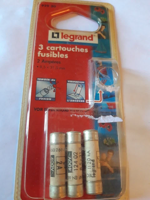 3 Fusibles type gG LEGRAND 2 Ampères  8,5x31,5 mm Avec voyant  400 Volts