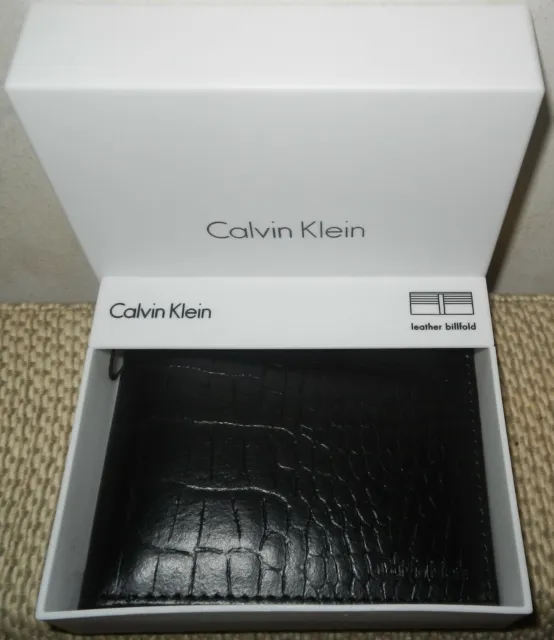 NWT Calvin Klein Mens Bifold Wallet Black Embossed Crocodile Pattern Leather