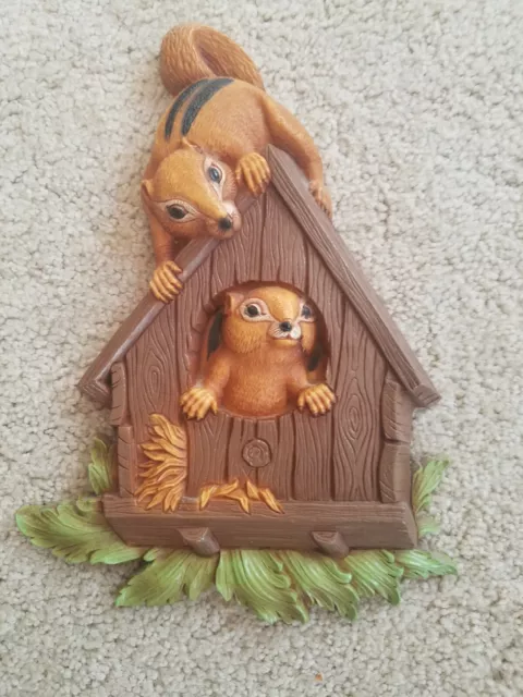 Vintage Syroco Homco Squirrels / Chipmunks In Birdhouse Wall Hanging Plaque