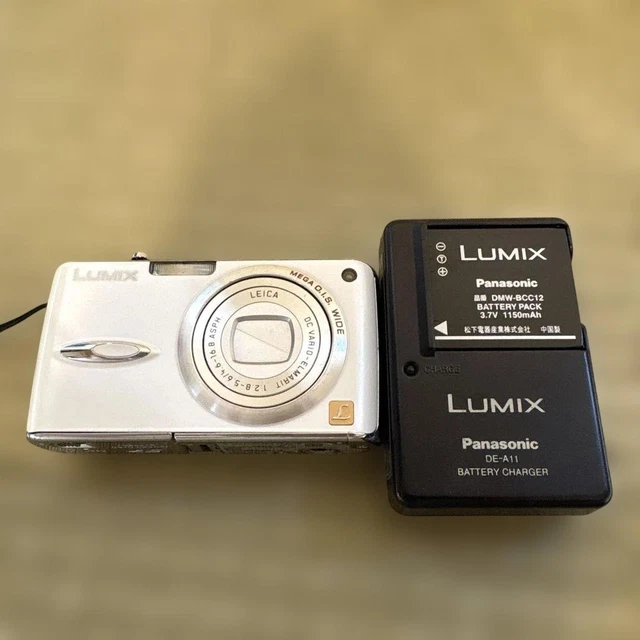 PANASONIC LUMIX DMC-FX01 White Compact Digital Camera [No English
