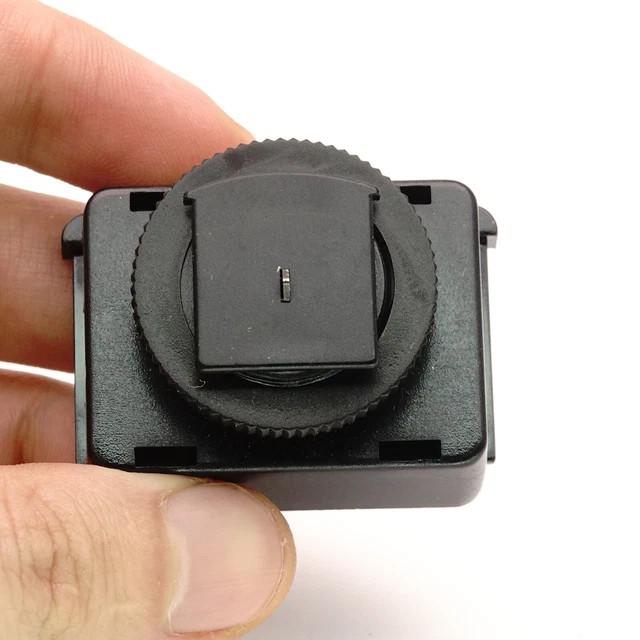 Metz Blitz Adapter SCA 300 Flash Universal mit Mittenkontakt für Blitzgerät