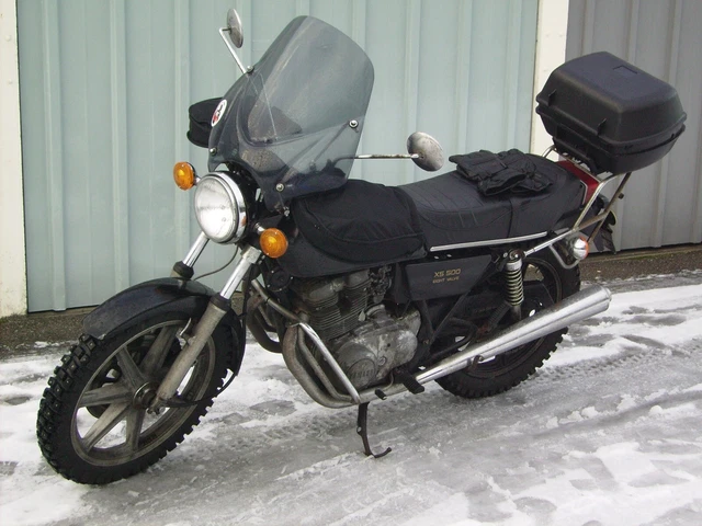 Moto Yamaha XS 500 de 1976 – A restaurer – Avec équipements pr roulage hivernal 24