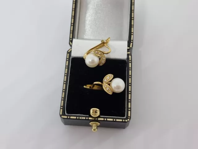 18ct Yellow Gold Diamond & Cultured Pearl Earrings Hallmarked 4.5g