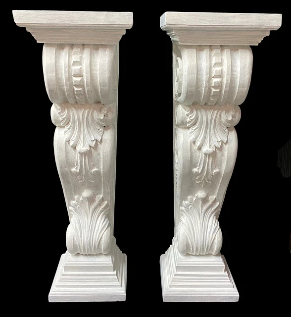 Antigua pareja de ménsulas, repisas, columnas, peana de madera de castaño.XIX