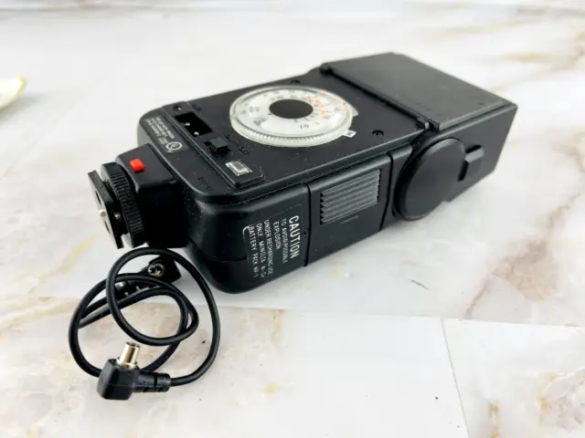 Minolta Auto Electroflash 28 32 And Owners Manual And Carrying Case
