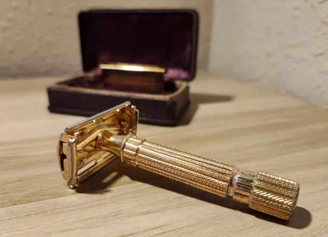 Vintage Gillette Aristocrat Gold Plated Razor in Original Case