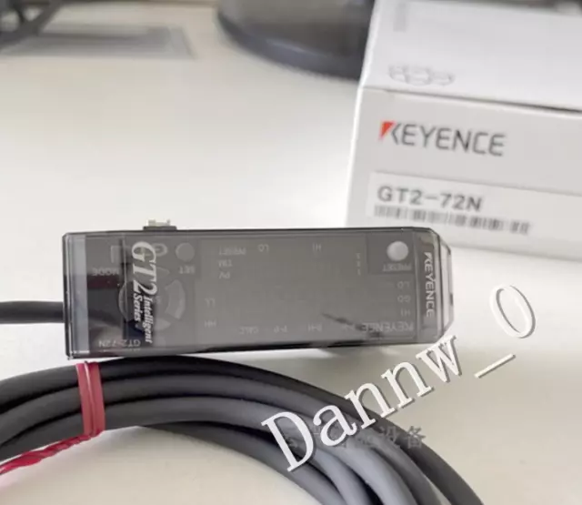 New in box for KEYENCE GT2-72N Sensor 2